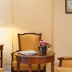 Elysees Opera Hotell 4*