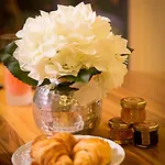 Elysees Opera Hotell